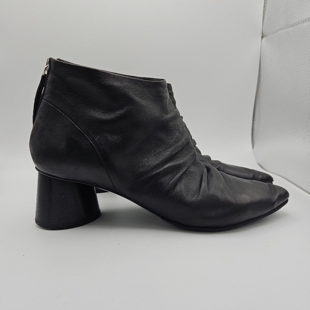 Halmanera black scrunched leather pointed toe heeled ankle boots size 39.5